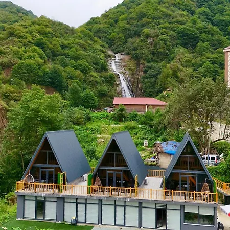 Agaran Wooden Bed & Breakfast Rize
